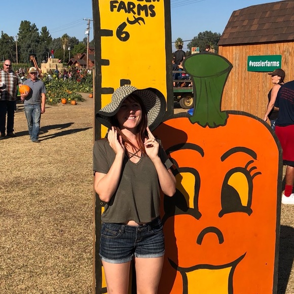 Meet your Posher, Samantha - Picture 1 of 1